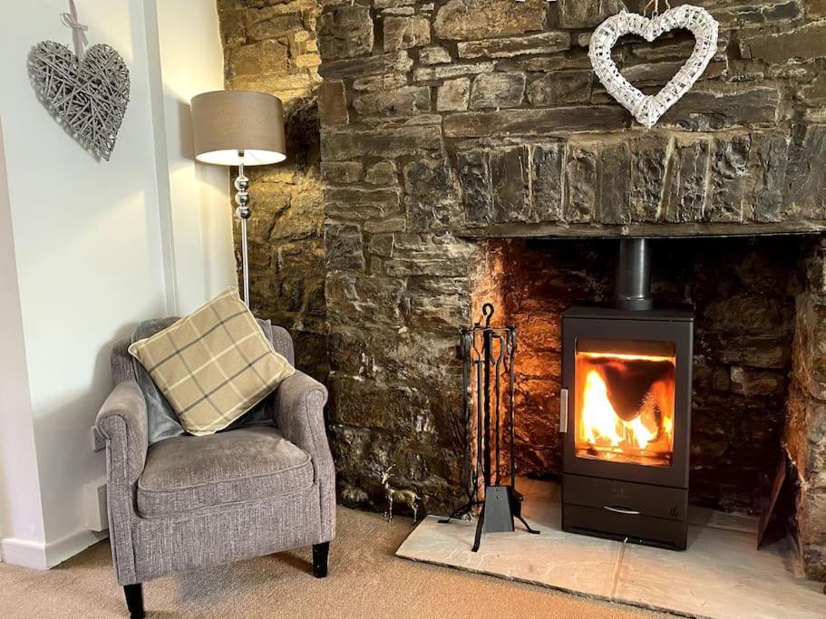 The Cwtch, Log Fire, Sleeps 6, Nr Zip World, Brecon And Bike Park Wales Aberdare Exterior foto