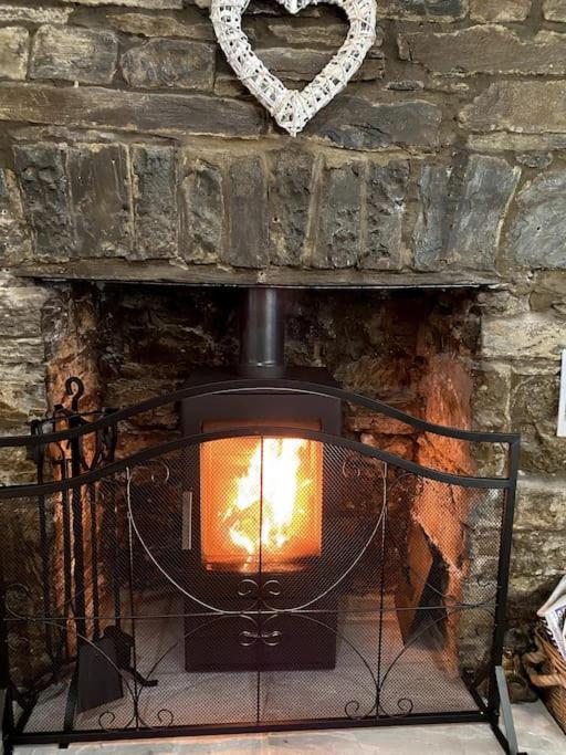 The Cwtch, Log Fire, Sleeps 6, Nr Zip World, Brecon And Bike Park Wales Aberdare Exterior foto