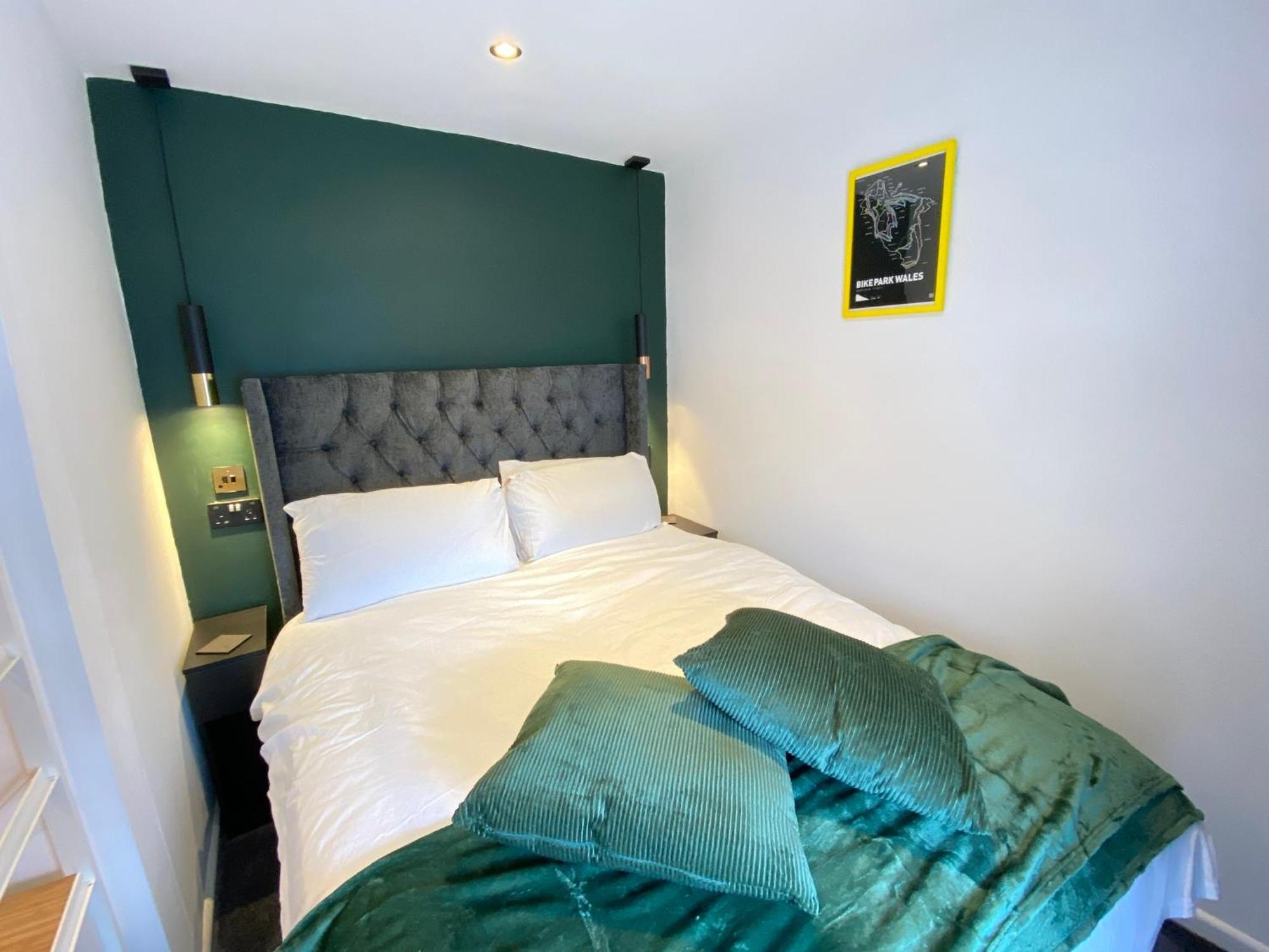 The Cwtch, Log Fire, Sleeps 6, Nr Zip World, Brecon And Bike Park Wales Aberdare Exterior foto