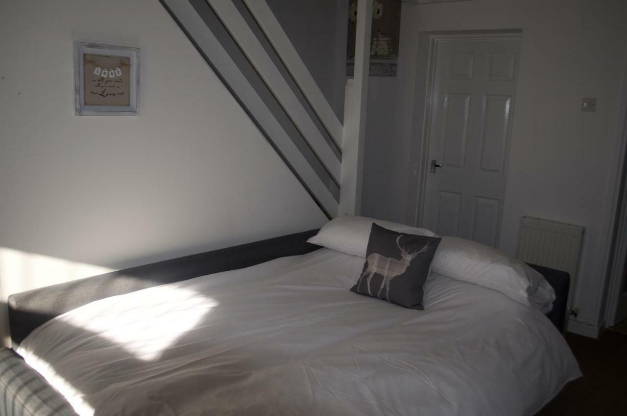 The Cwtch, Log Fire, Sleeps 6, Nr Zip World, Brecon And Bike Park Wales Aberdare Exterior foto
