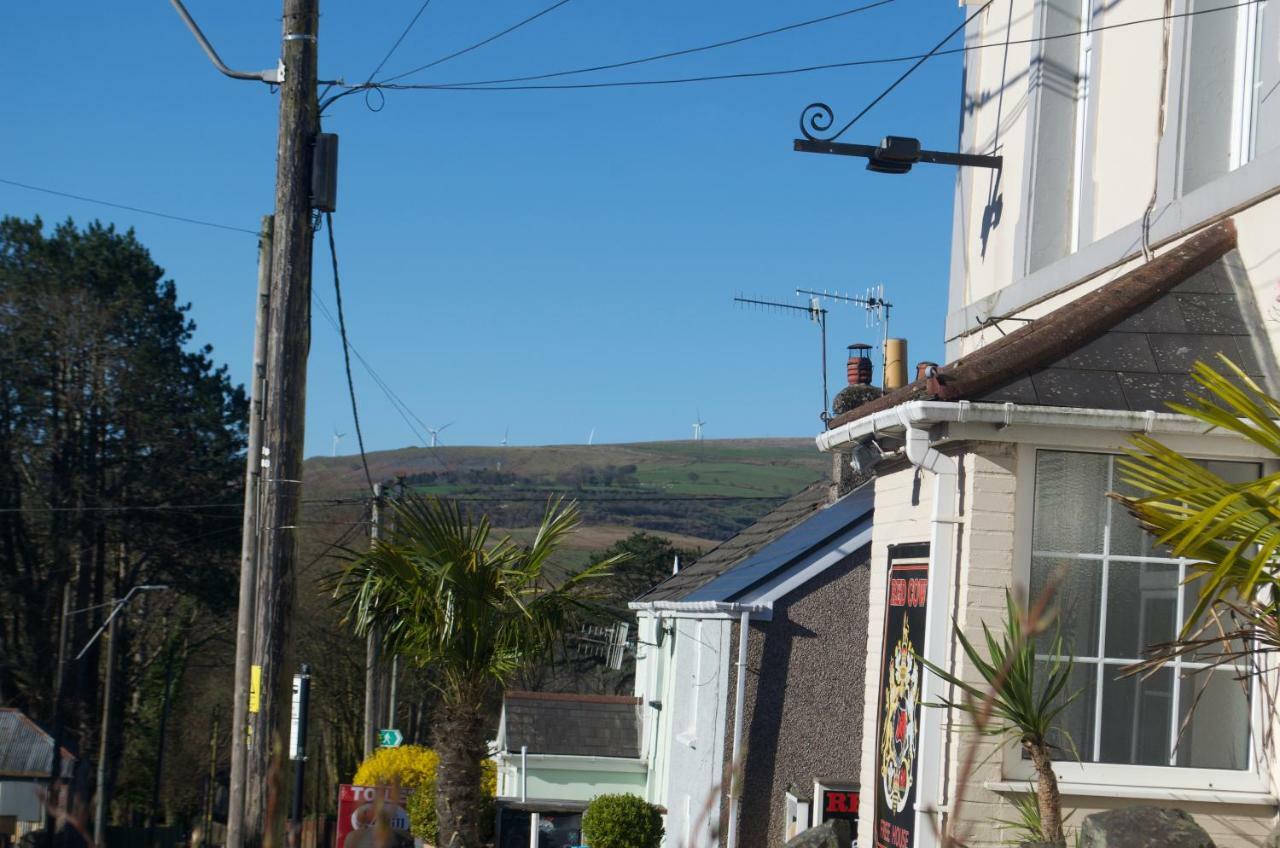 The Cwtch, Log Fire, Sleeps 6, Nr Zip World, Brecon And Bike Park Wales Aberdare Exterior foto